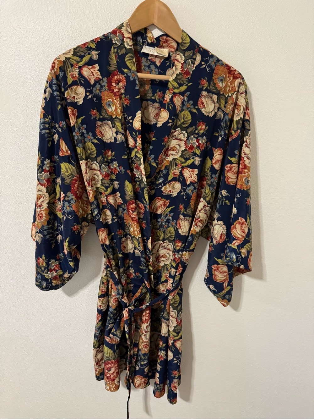 Vintage 90s Victoriaโs Secret Gold Label Floral Robe Navy Waist Tie Kimono-Large
